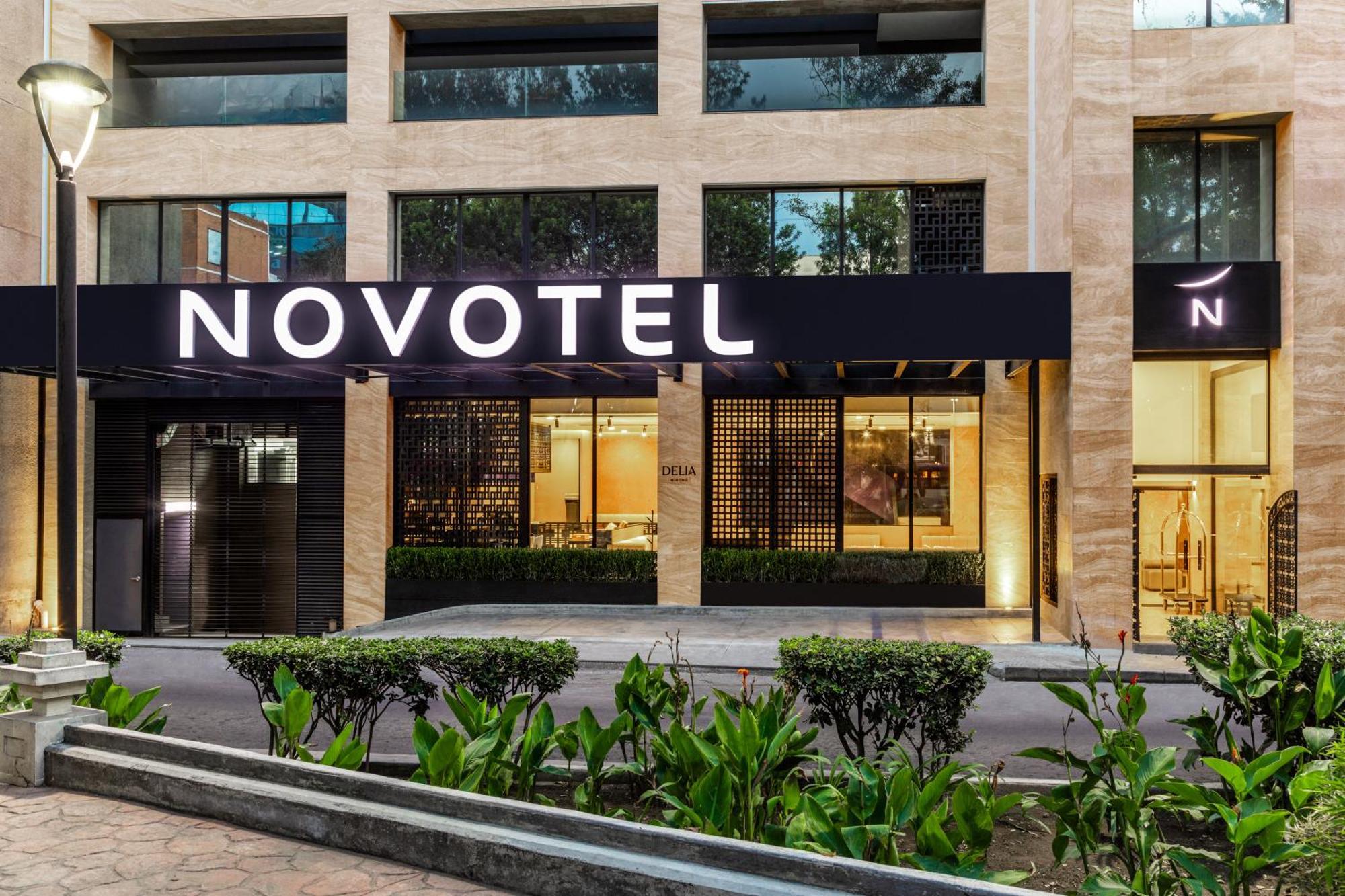 Novotel Mexico City Centro Historico Екстериор снимка